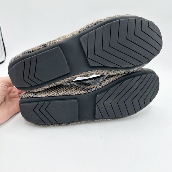 Me Too Olympia  Snakeskin Embossed Real Leather Ballet Flats w/Bit Detail size 8 - Picture 9 of 10